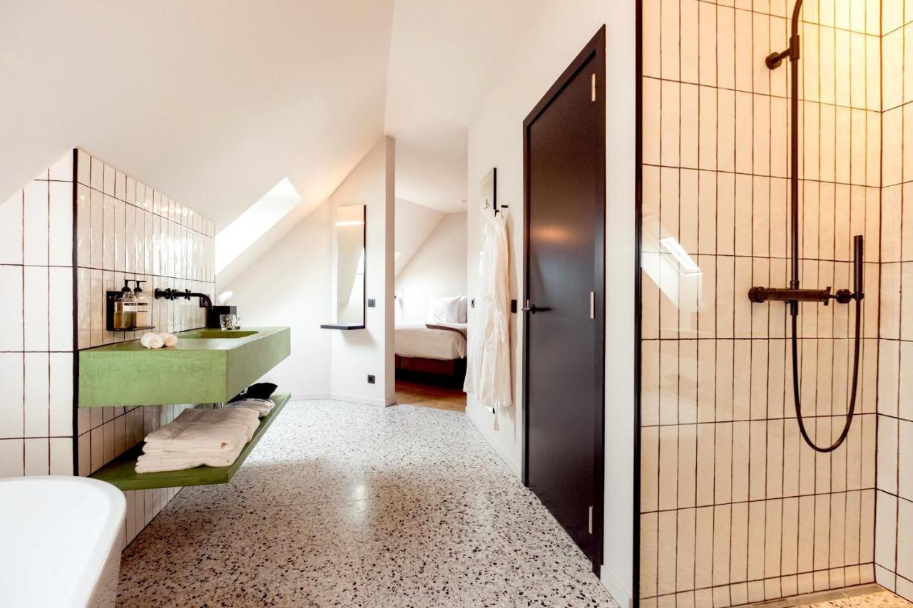 Superior Double Room Bathtub Rain Shower,1233924359:JPEG